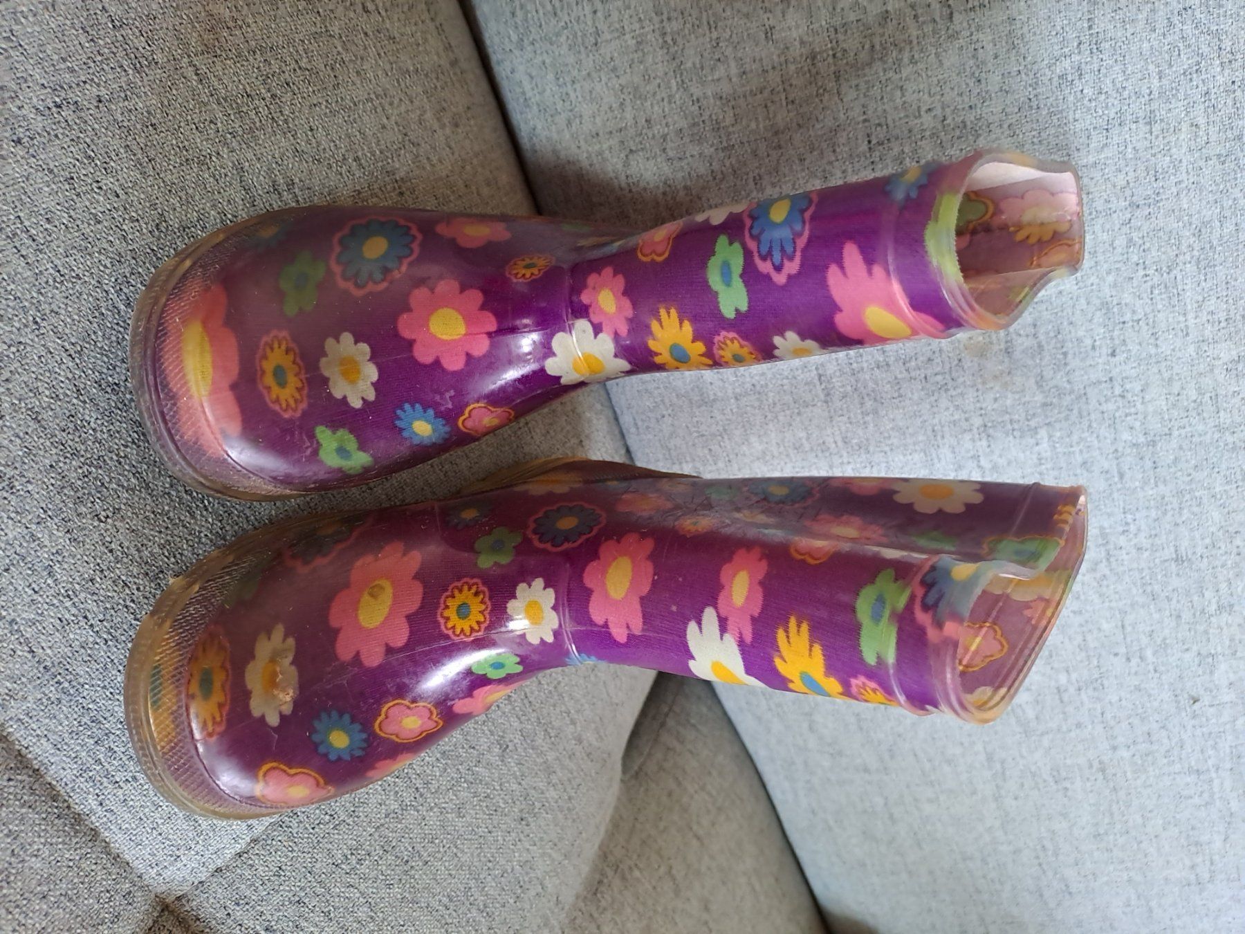 Schuhe für Mädchen: Blumen Gummistiefel, Grösse 28, Lila – Gebraucht aus Menzingen von pia012