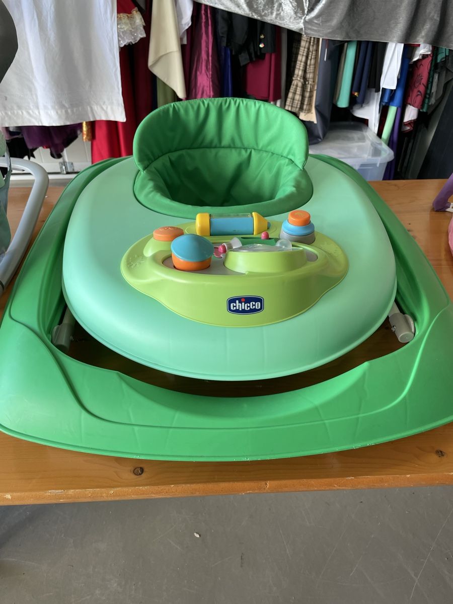 Chicco Sdraiette & Sdraiette a dondolo: Konvolut Chicco Babyspielsachen – Usato da Wünnewil venduto da 2day 1