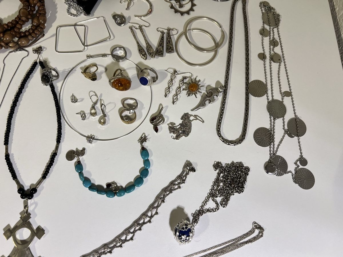 Autres bijoux: Lot de bijoux – D'occasion à St-Pierre-Clages par ste_xk6p 5