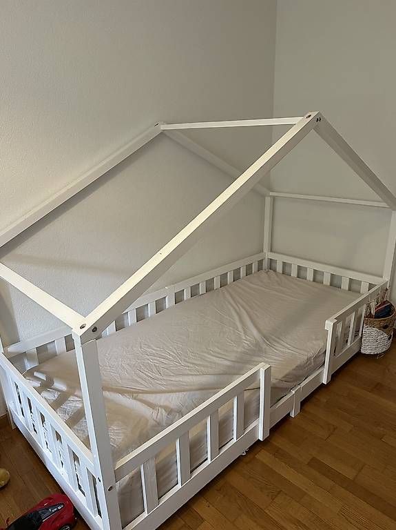 Betten: Bodenhausbett im Montessori-Stil 90x200 – Gebraucht aus Bülach von tatjana15 1
