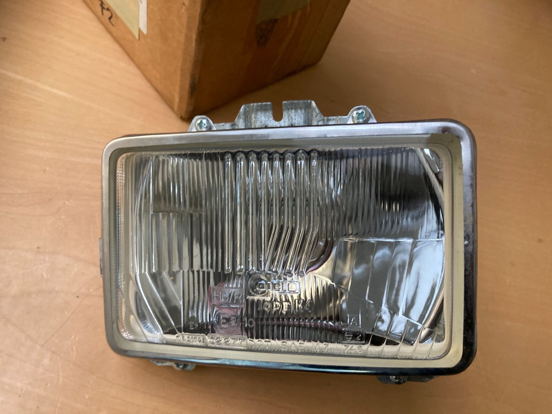 Chrysler Fari: Chrysler ES Scheinwerfer rechts 04103358 Mopar – Nuovo e nell'imballaggio originale da Cham venduto da WB2223 1