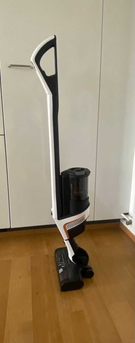 Miele Staubsauger & Zubehör: Miele Triflex HX2 Akku-Staubsauger – Gebraucht aus Basel von Manou21 2