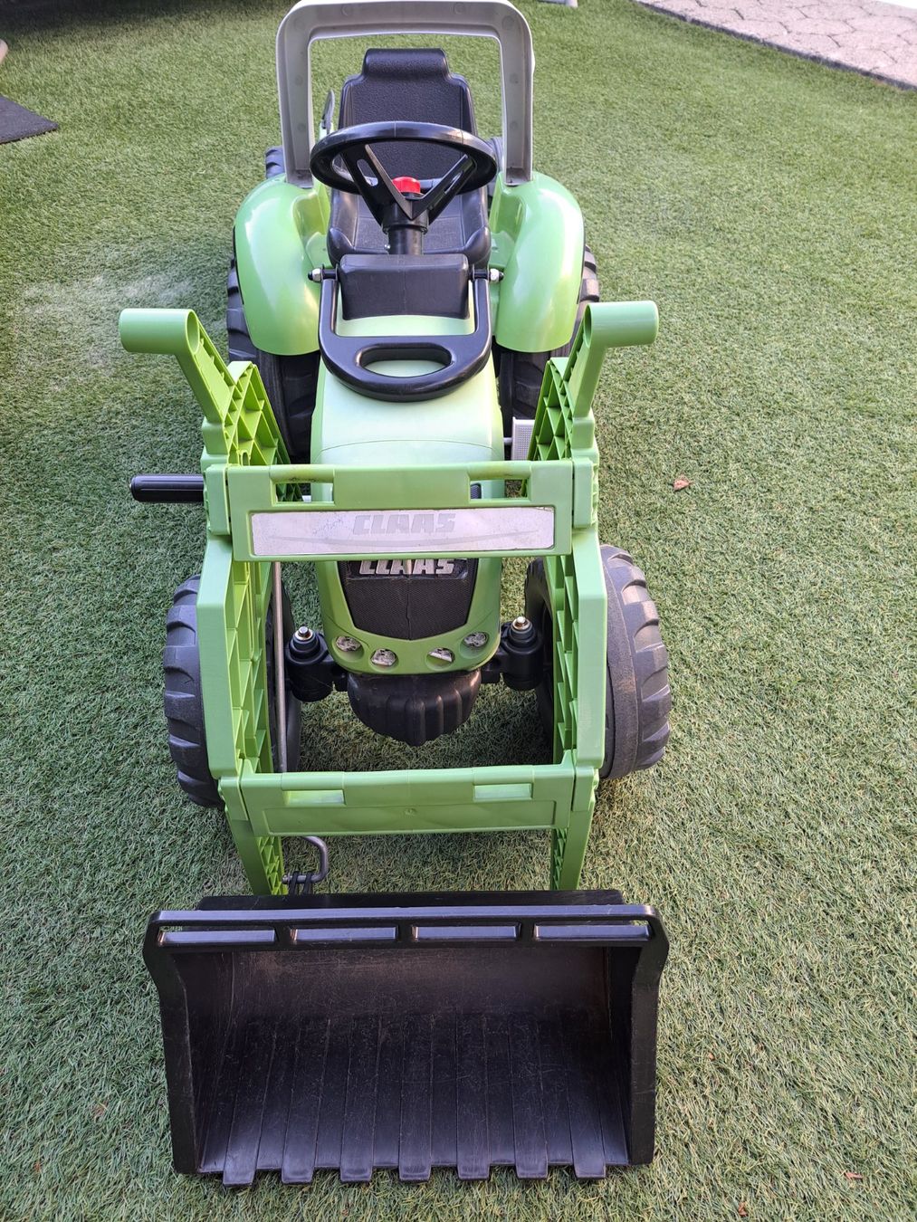 Véhicules pour enfants: CLAAS Kindertraktor mit Anhänger – D'occasion à Bünzen par nagyagi111mail 2