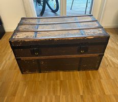 Alter Reisekoffer Truhe Kiste Holz mit Henkeln