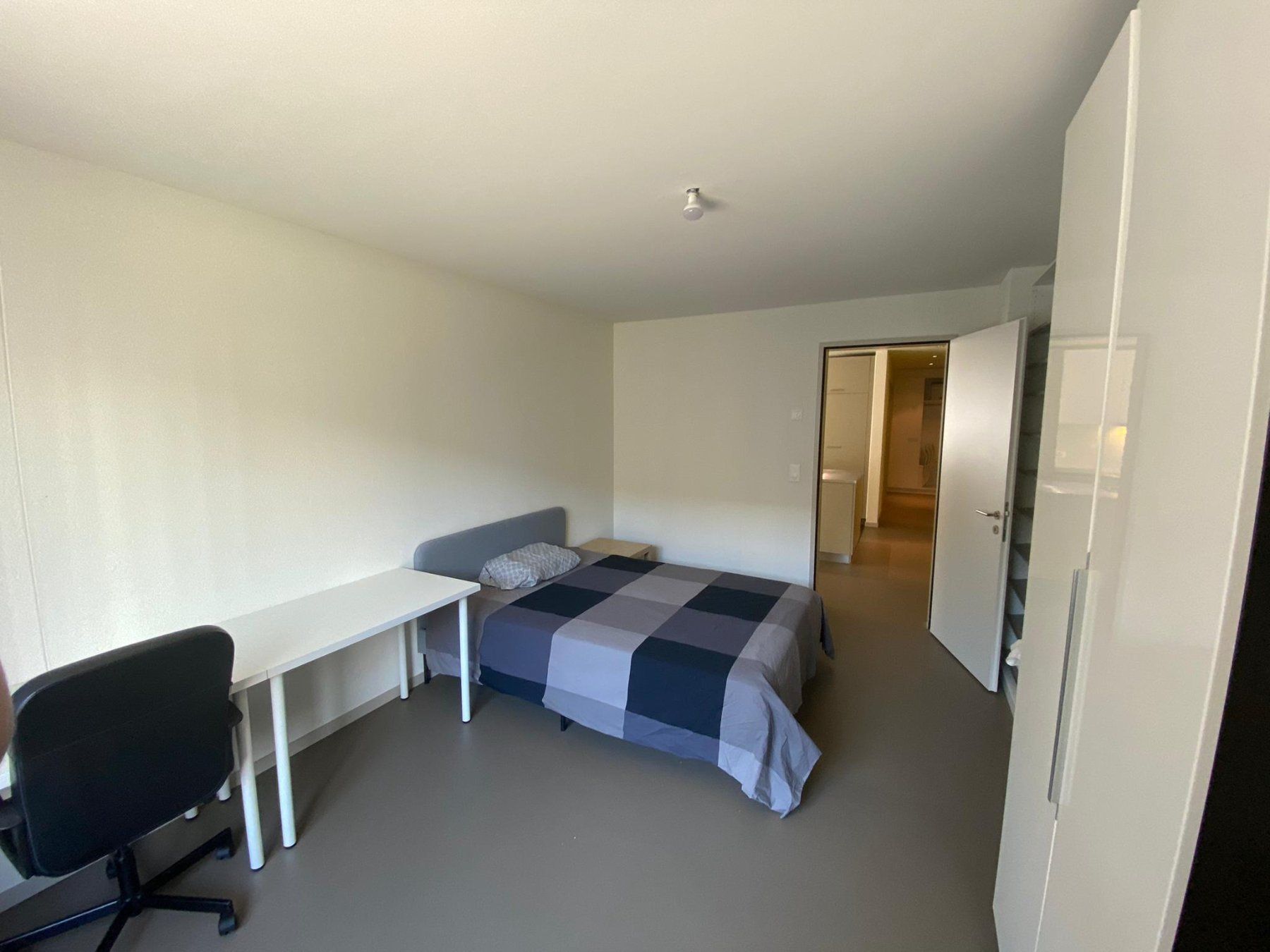 Ikea Lits: Ikea bed 160x200 – D'occasion à Baar par mig_qpg9