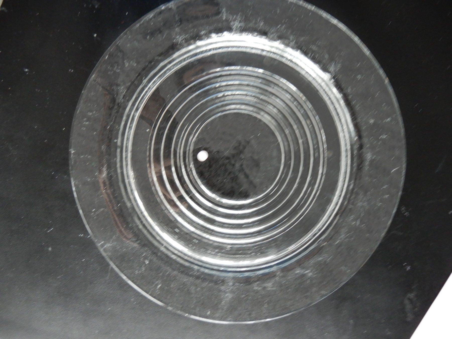 Glasi Hergiswil Teller: Roberto Niederer Glasteller, ca. 26,3 cm Durchmesser – Gebraucht aus Burgdorf von Liss 1