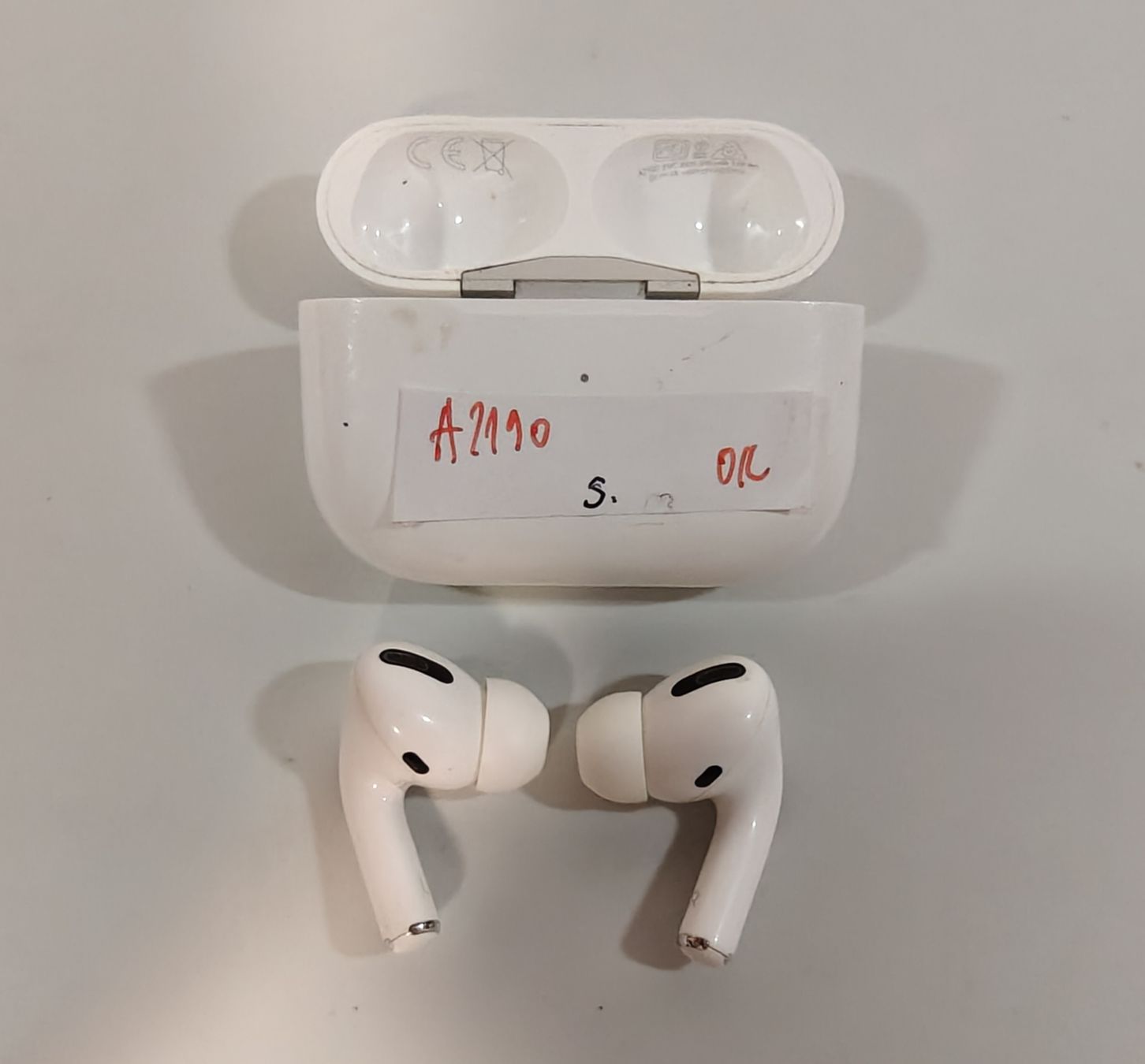 Apple Cuffie: Airpods Pro A2190 – Usato da Ehrendingen venduto da Rocky985
