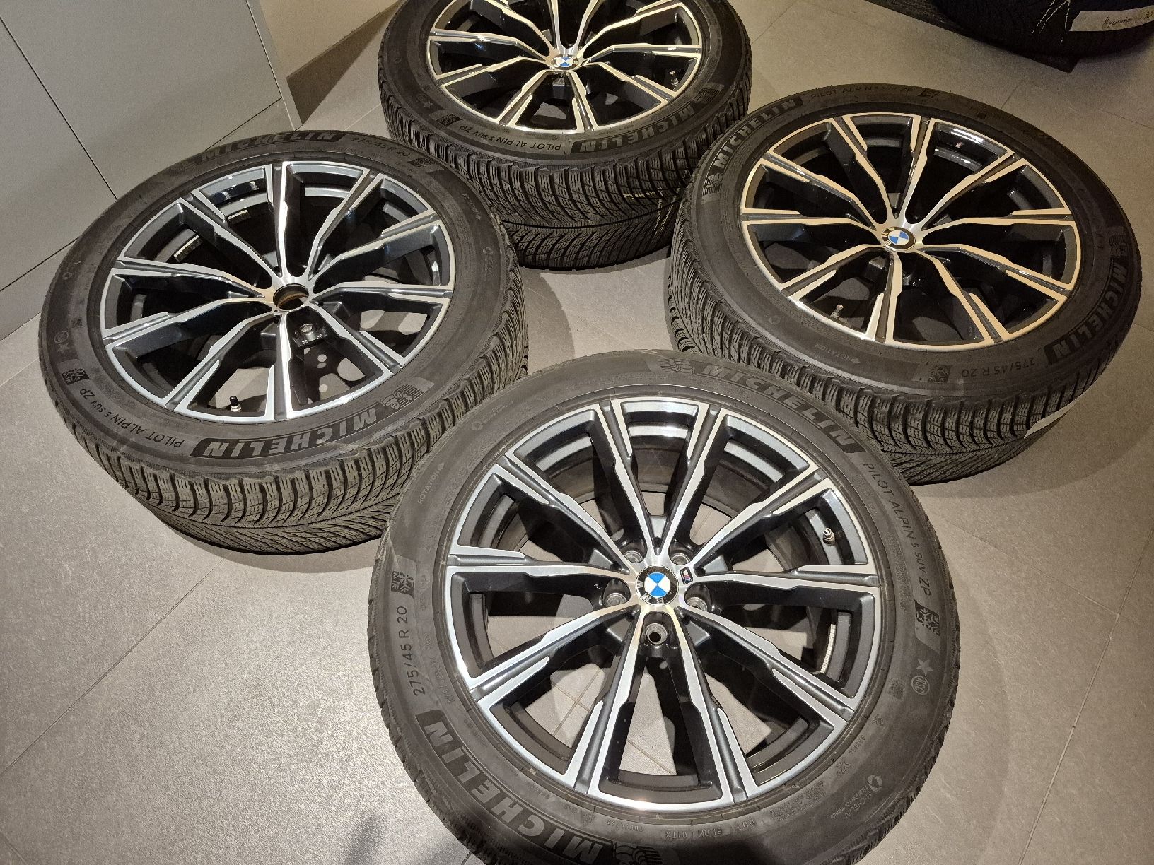 Pneumatici & Ruote complete: Winterräder BMW x5 G05 20" – Usato da Oberuzwil venduto da Auto-Hilber