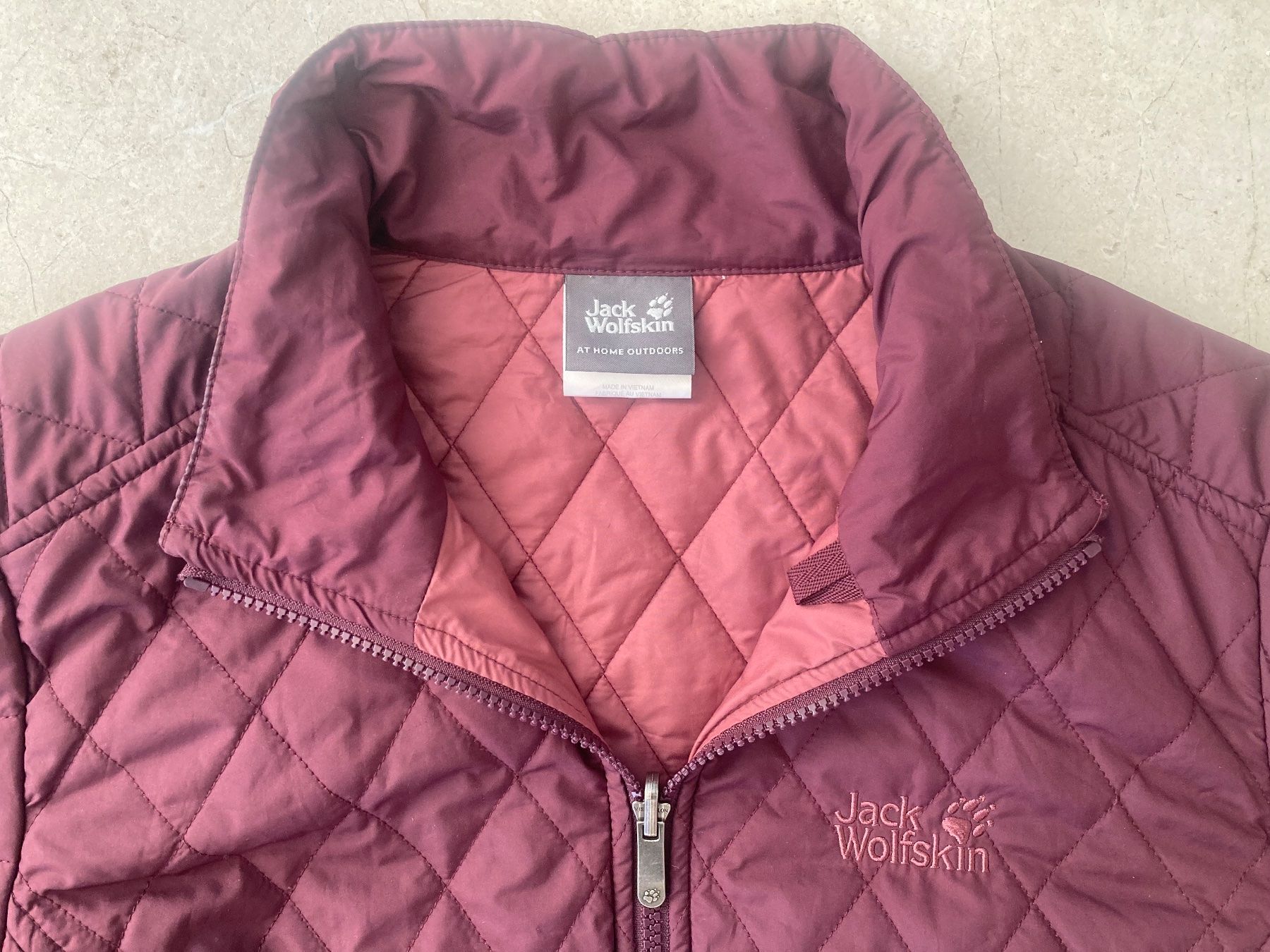 Jack Wolfskin Cappotti: Jack Wolfskin Steppmantel, bordeauxrot – Usato da Zürich venduto da len_nt78 1