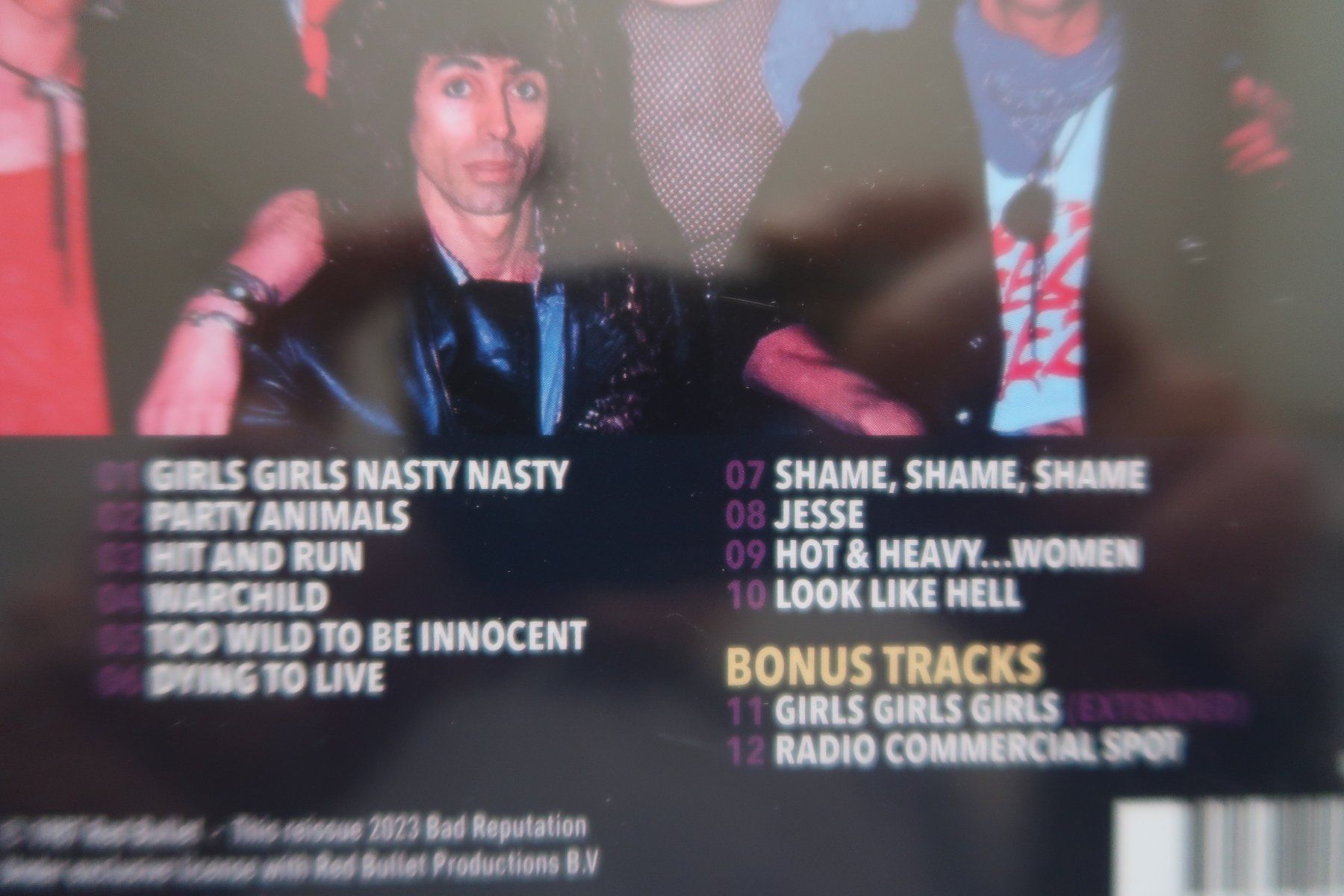 CDs: SLEEZE BEEZ - LOOK LIKE HELL - BONUS TRACKS - CD – Gebraucht aus Basel von  2