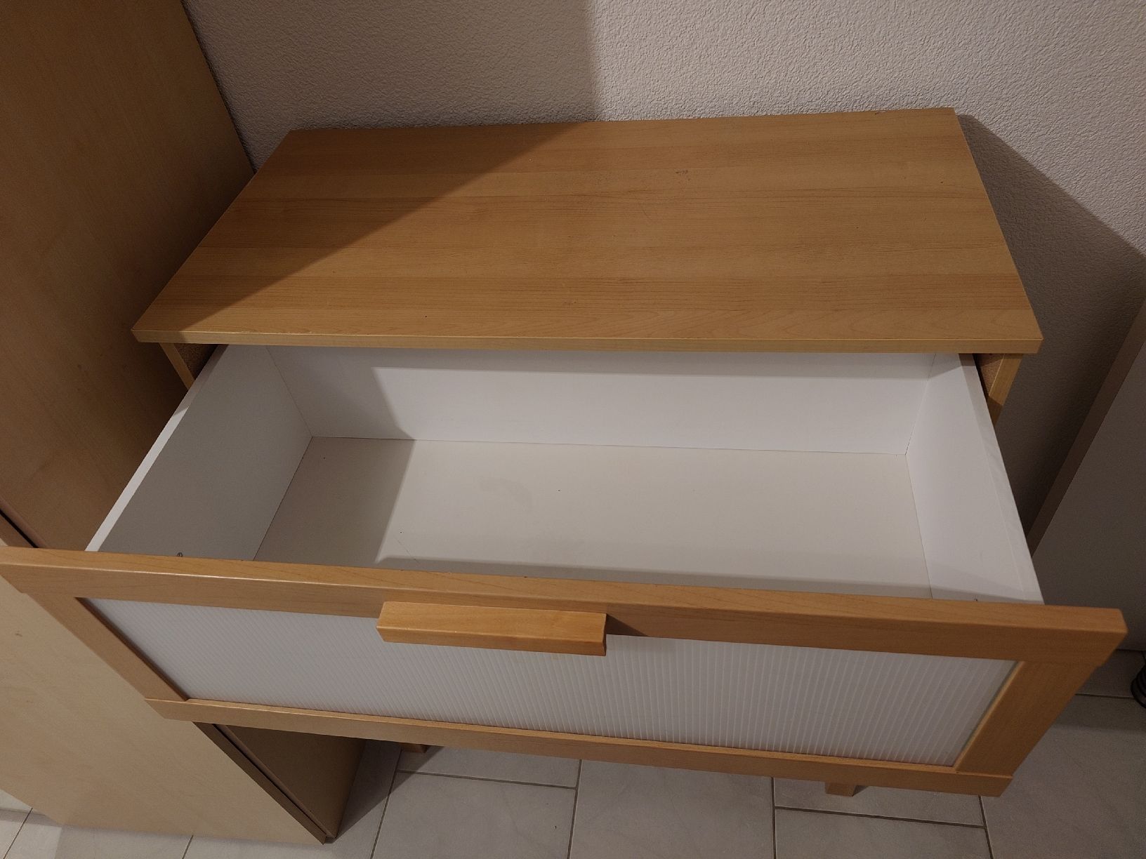 Kommoden: Kommode mit drei Schubladen – Gebraucht aus Bätterkinden von Grooovy 1