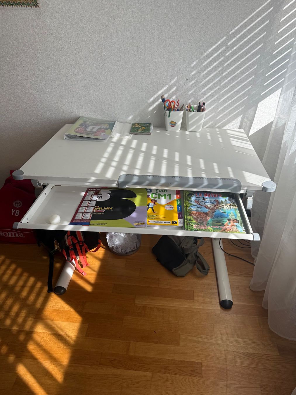 Ikea Scrivanie: Bureau enfant réglable blanc IKEA – Usato da Allschwil venduto da Uhrmach4057 1