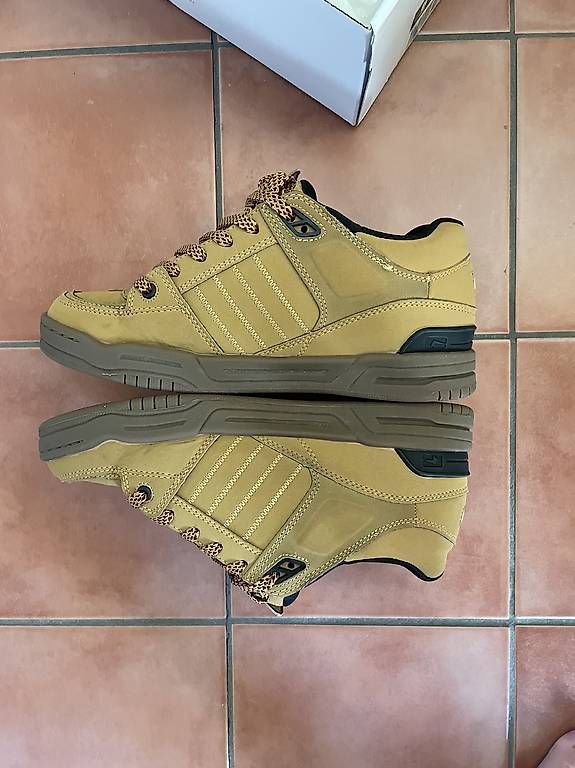 Damenschuhe: Baskets Globe t6 USA – Gebraucht aus Lausanne von das_xb9h 1