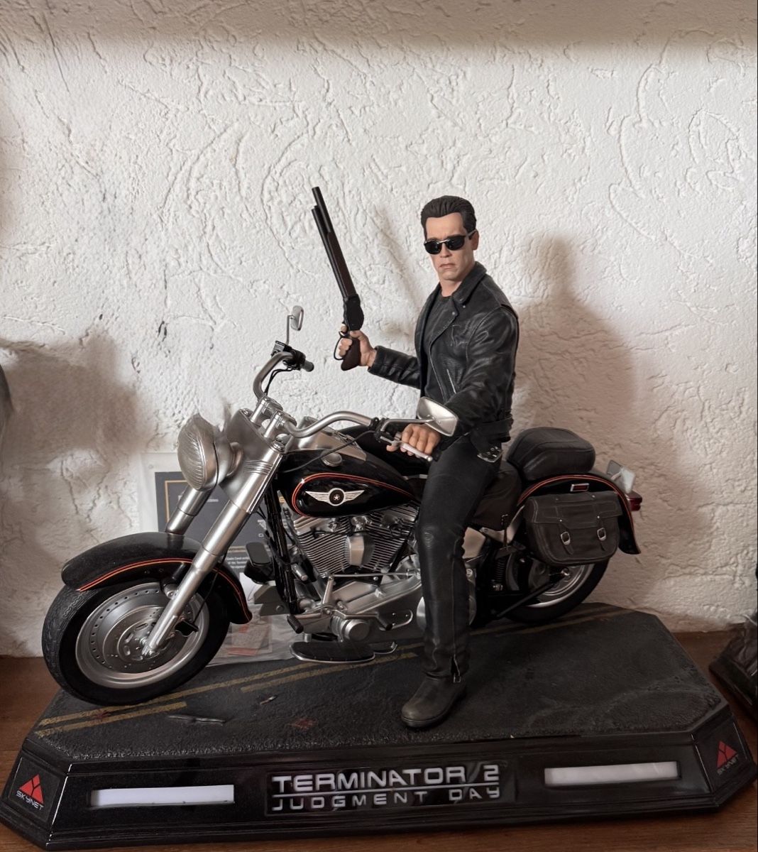 Statuette: T-800 on motorcycle, Terminator 2 Judgment day – Usato da Lamboing venduto da Treasurecorner 4