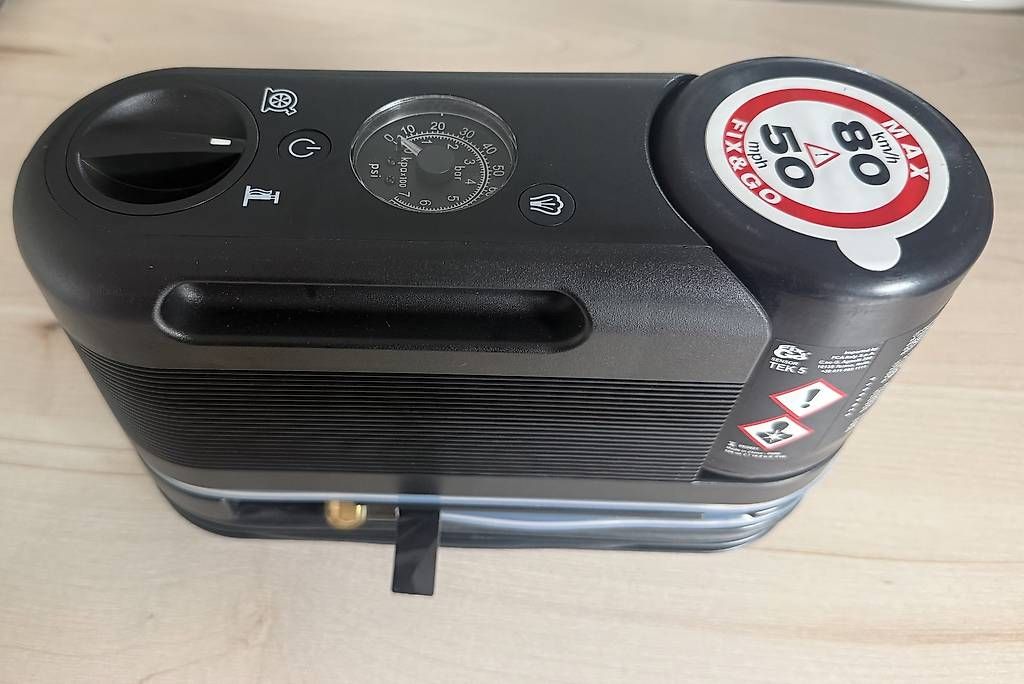 Compresseurs: Fix & Go Sensor Reifenpannenset / elektrische Luftpumpe – D'occasion à Hütten par Mber80