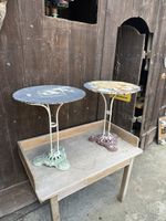   2 Bistrotische Gartentische aus Gusseisen 