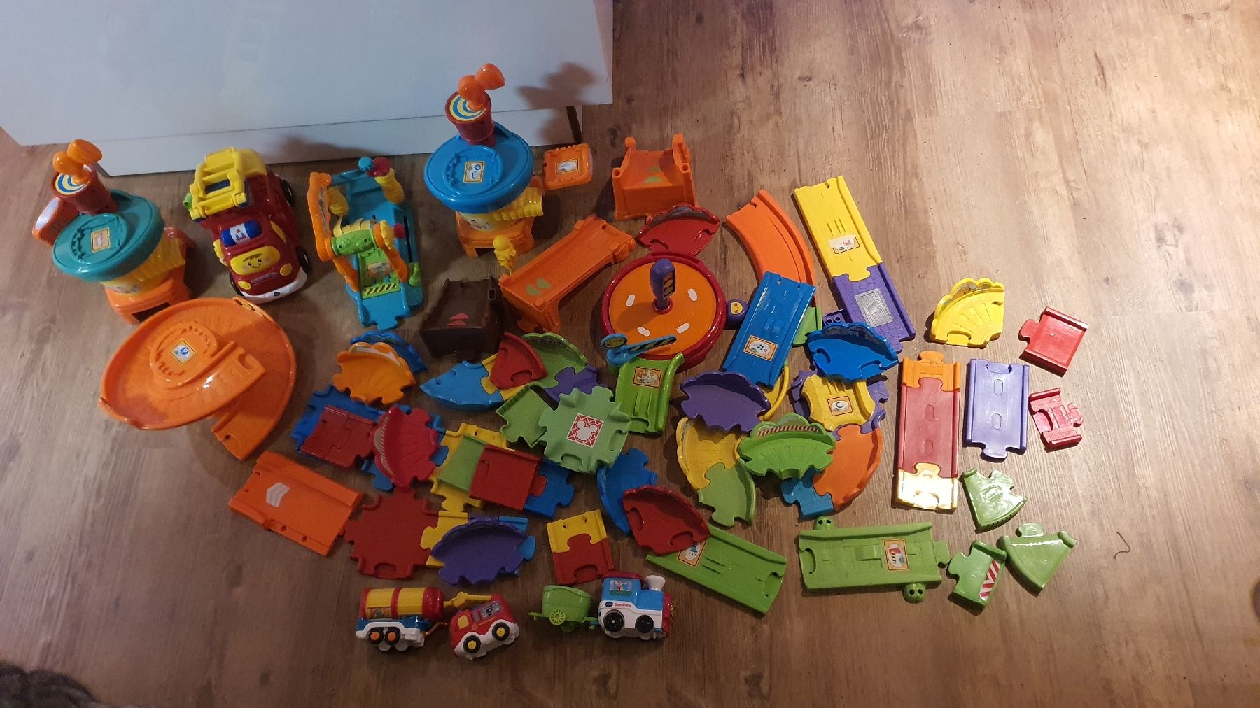 Vtech Giocattoli: grosses Tuttutbahn Set von Vtech – Usato da Flawil venduto da minggeli83