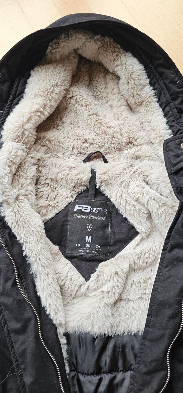 Jacken: Warmer Winterparka Gr. M, Kunstfell, schwarz – Gebraucht aus Niederbipp von Tamara15101995 1