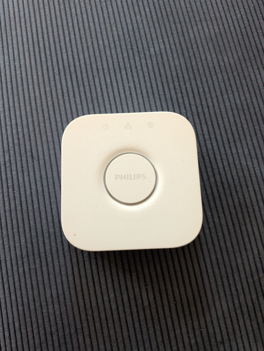 Philips Hub & Switch: Philips Hue Bridge white good condition – Nuovo (secondo la descrizione) da Maur venduto da geo_tw5t