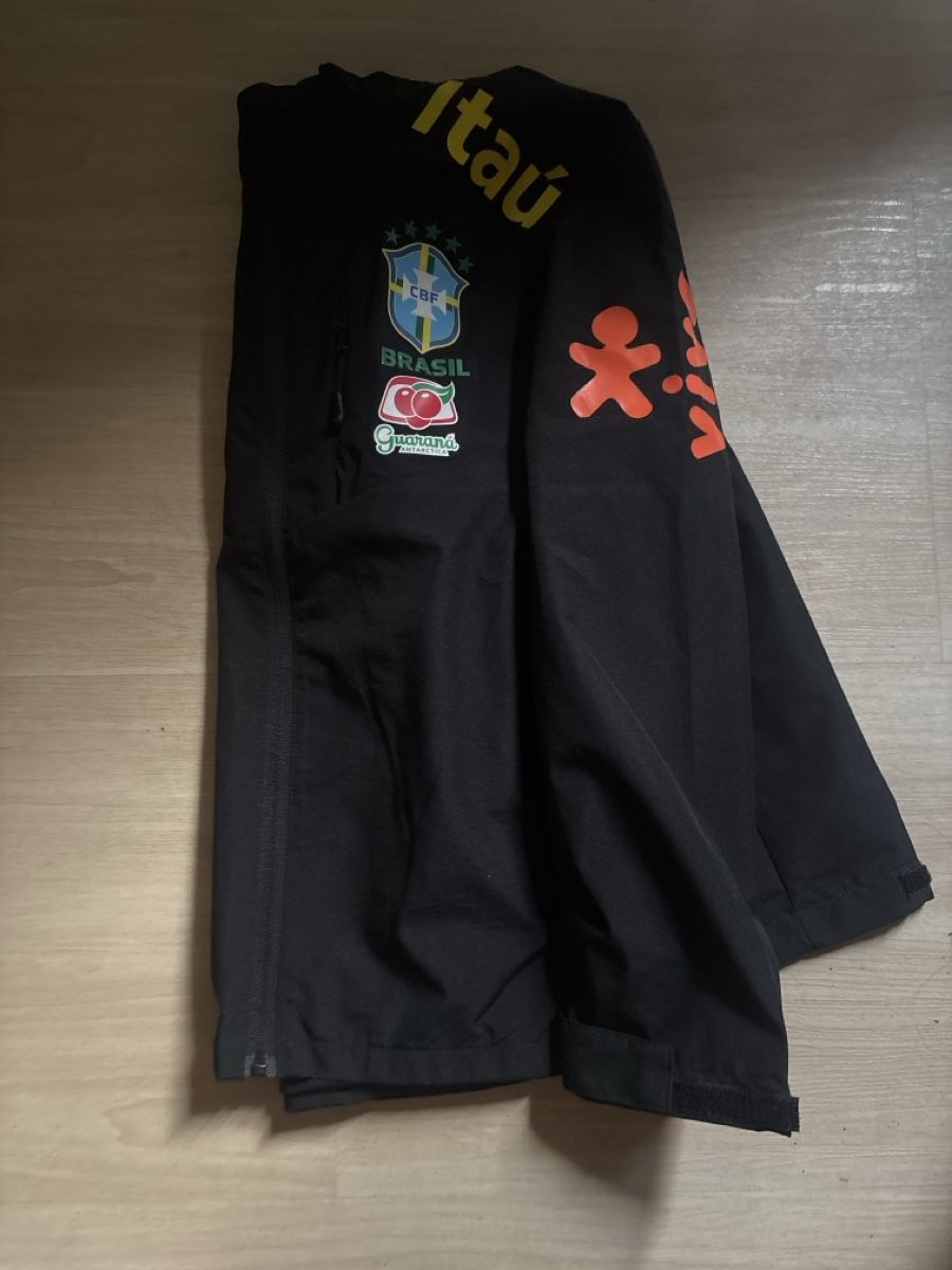 Vestes: Jacke Brasil – Neuf (Voir description) à Netstal par mir_wh7f 1