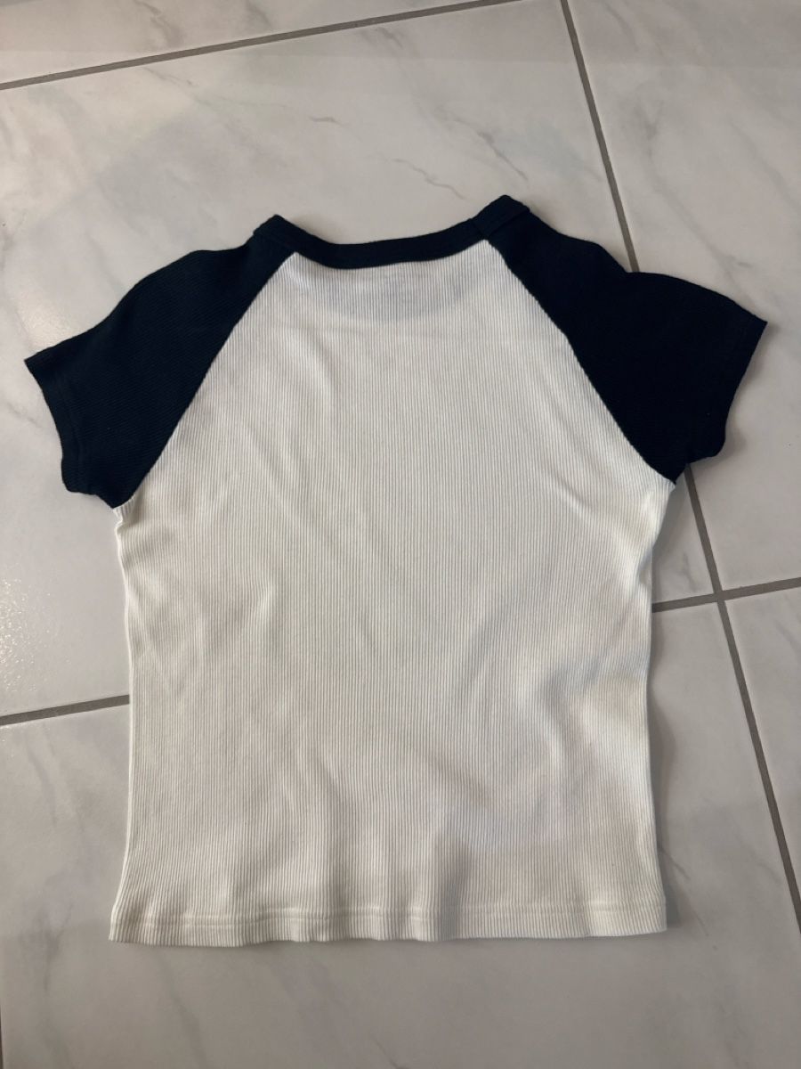 Brandy Melville Top: brandy melville top – Nuovo (secondo la descrizione) da Wettswil venduto da pittaro73 2