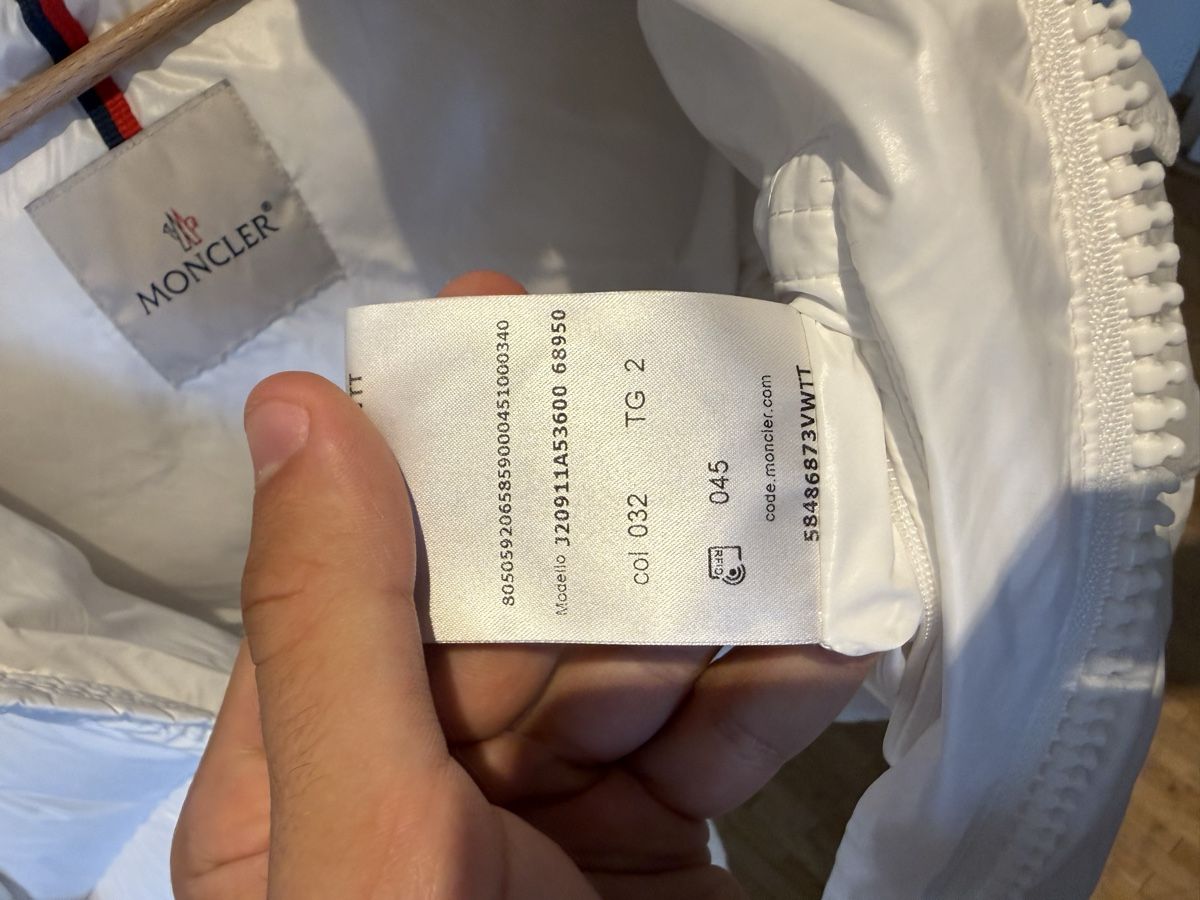 Moncler Giacche: Moncler Maya White Size 2 2024 – Usato da Genève venduto da SG_73 2