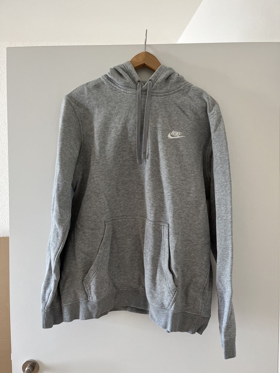 Nike Pullover & Sweatshirts: Nike Hoodie – Gebraucht aus Allschwil von MaloseS08