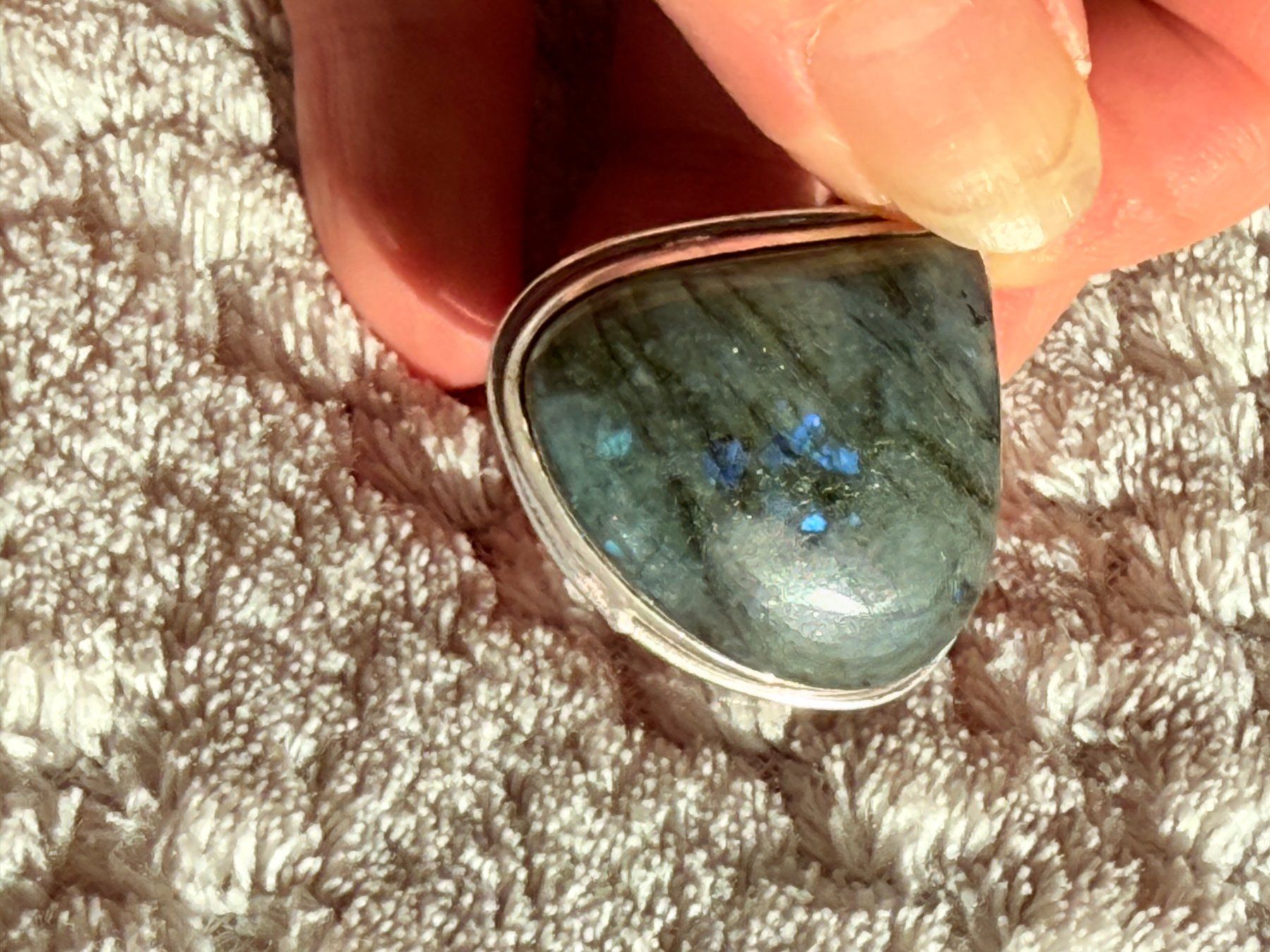Ketten: Collier Labradorite naturelle – Neu und originalverpackt aus Genève von AGBERG 9