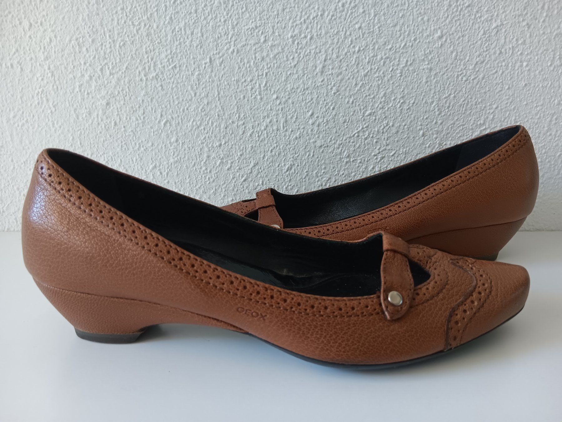 Geox Damenschuhe: GEOX Chaussures / Schuhe pointure / Nummer 38 – Gebraucht aus Cossonay-ville von Super-Price-Quality
