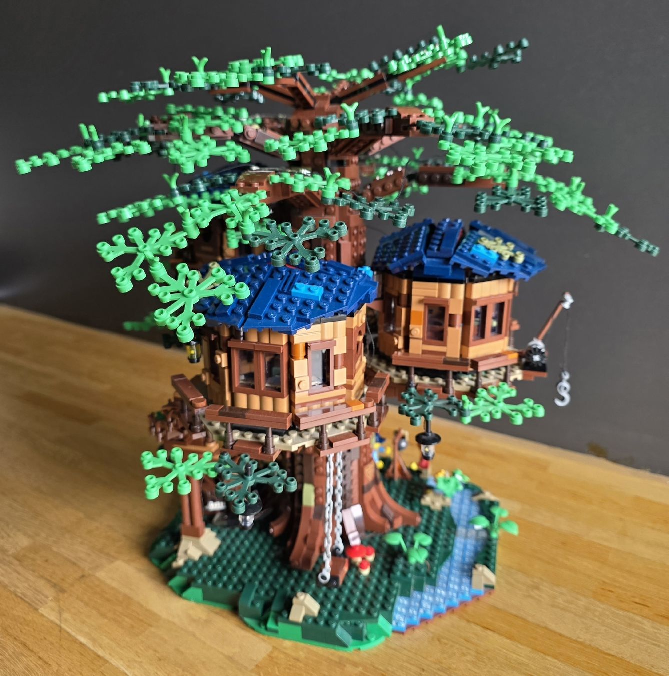 Lego Baukästen: LEGO Ideas Baumhaus 21318 mit Beleuchtung – Gebraucht aus Basel von regnam 7