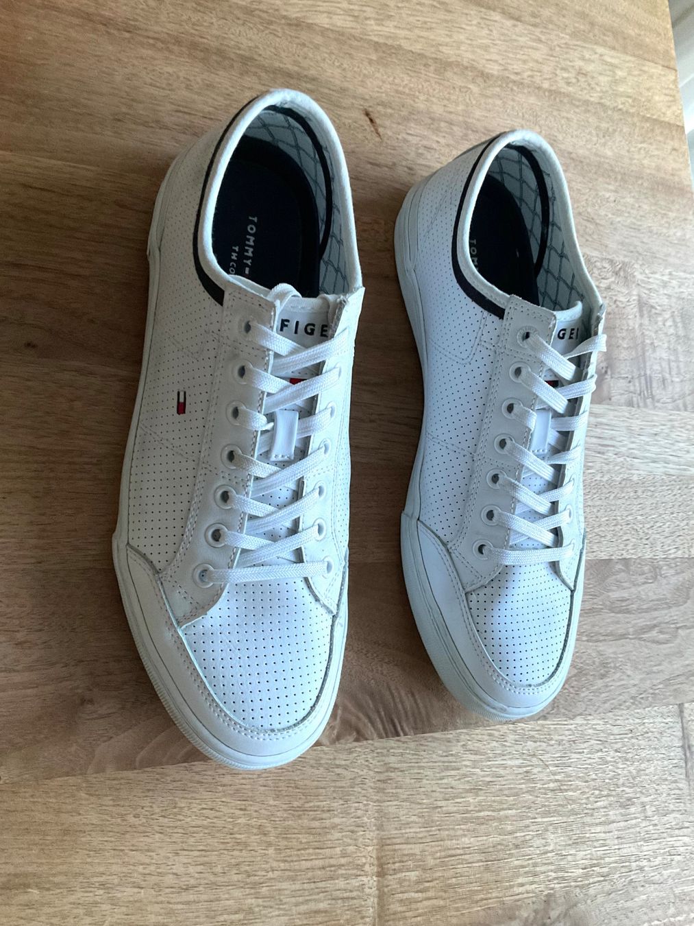 Tommy Hilfiger Scarpe da uomo: Leder Sneaker Tommy Hilfiger – Nuovo (secondo la descrizione) da Amriswil venduto da Chmm1