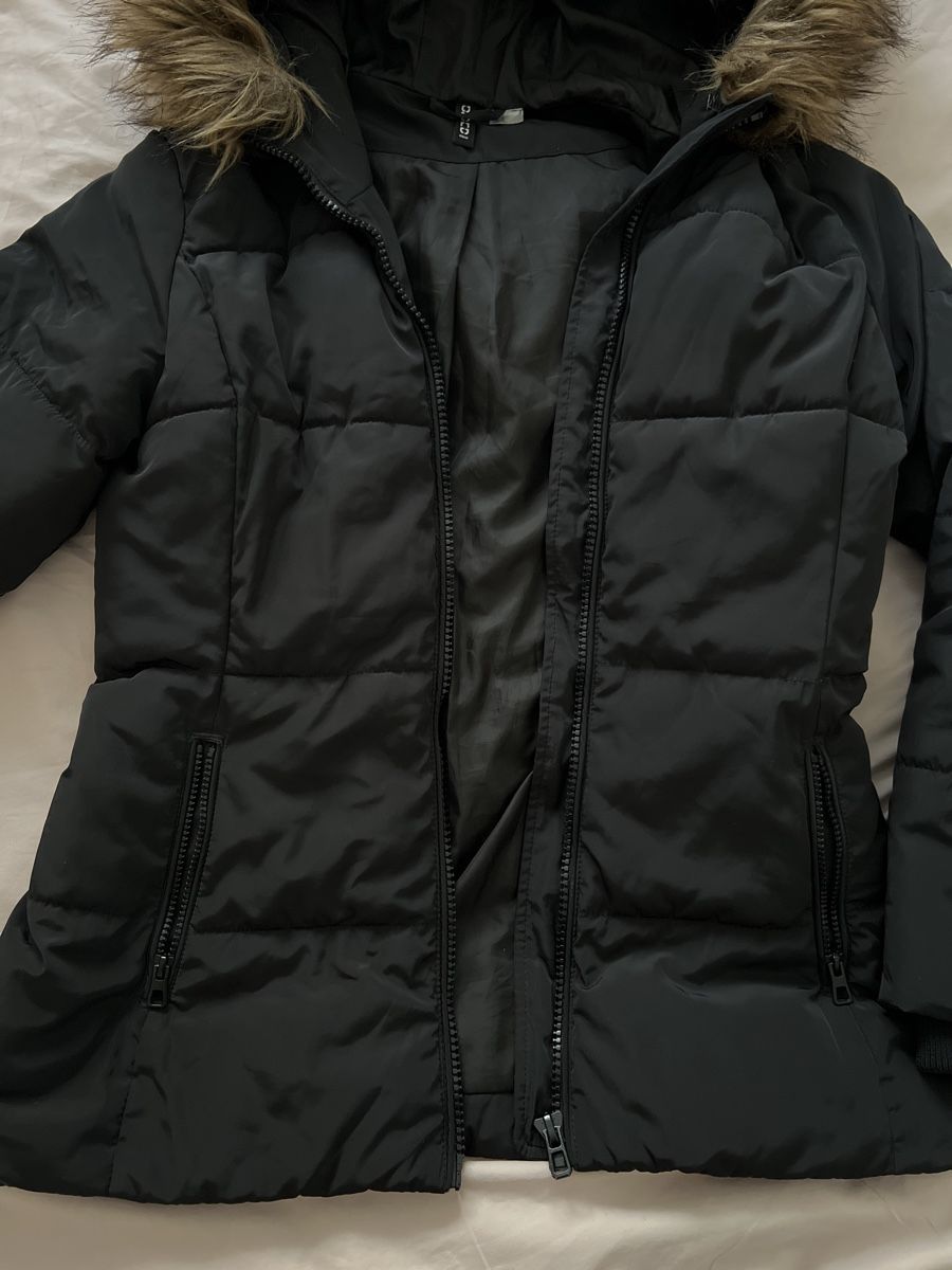 H&M Mäntel: Doudoune H&M noire taille S avec capuche – Gebraucht aus Renens VD von sar_bwz5 1