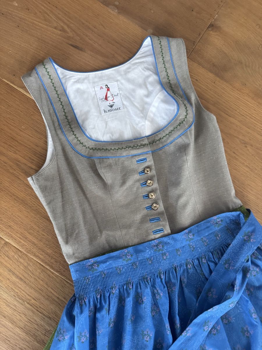 Vestiti: Dirndl 3 teilig – Usato da Saas im Prättigau venduto da Holliwood 1