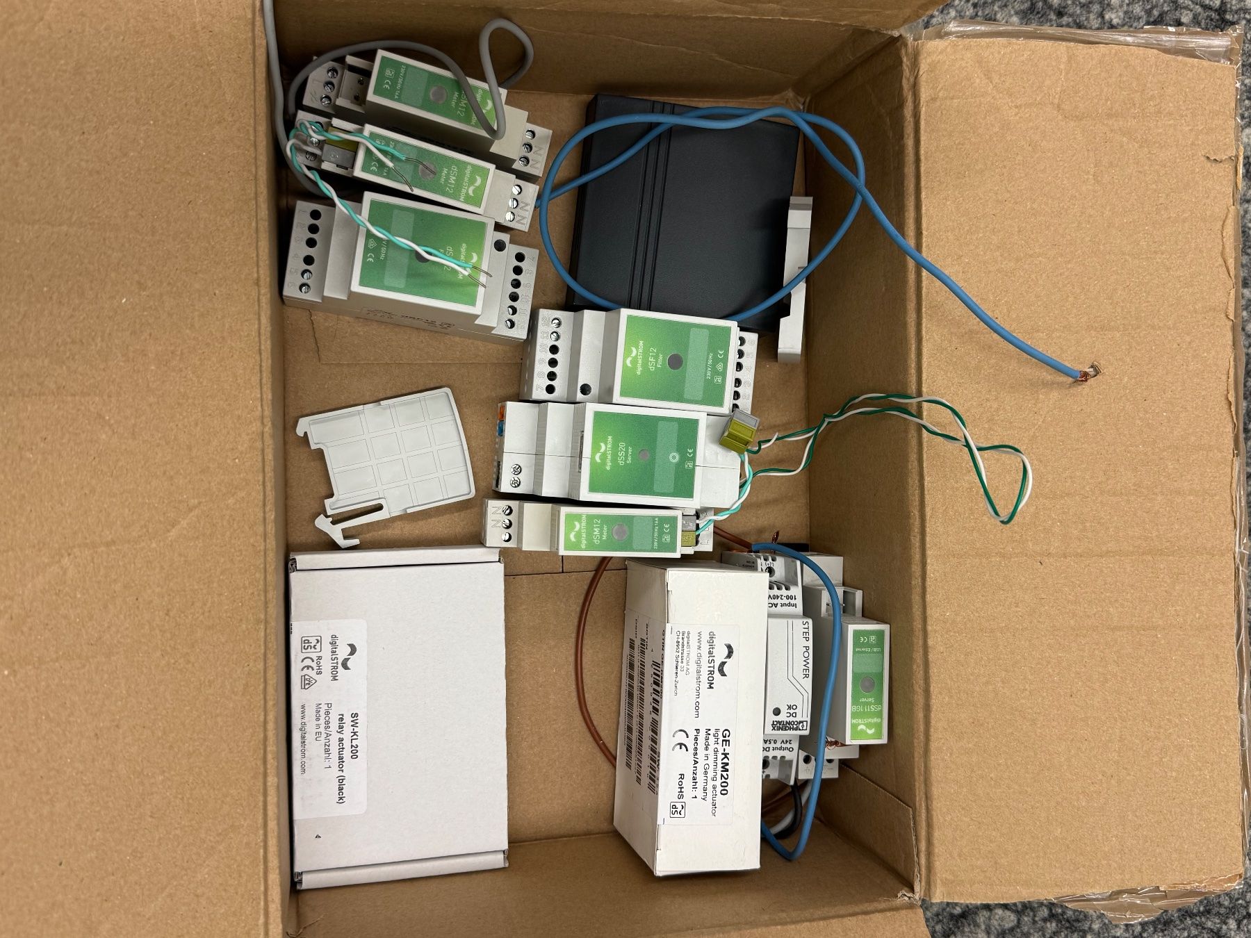 DigitalSTROM Elektronikbauteile: Diverse DigitalStrom Komponenten – Gebraucht aus Cham von De_Misch