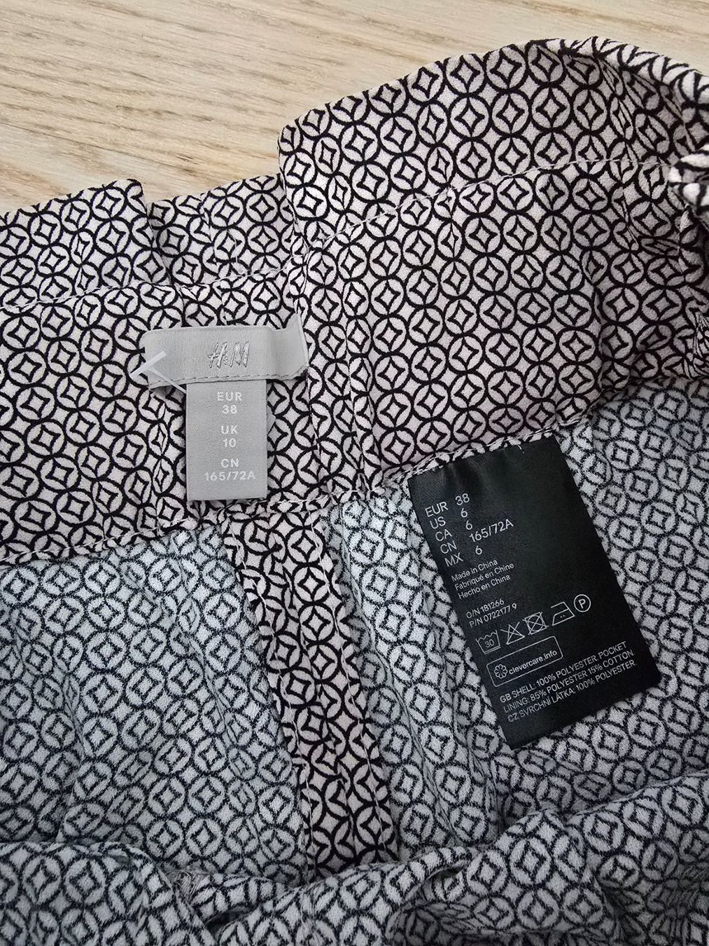 H&M Pantaloni: H&M High Waist Shorts - Grösse 38 – Nuovo e nell'imballaggio originale da Rickenbach b. Wil venduto da Kth_v8 2