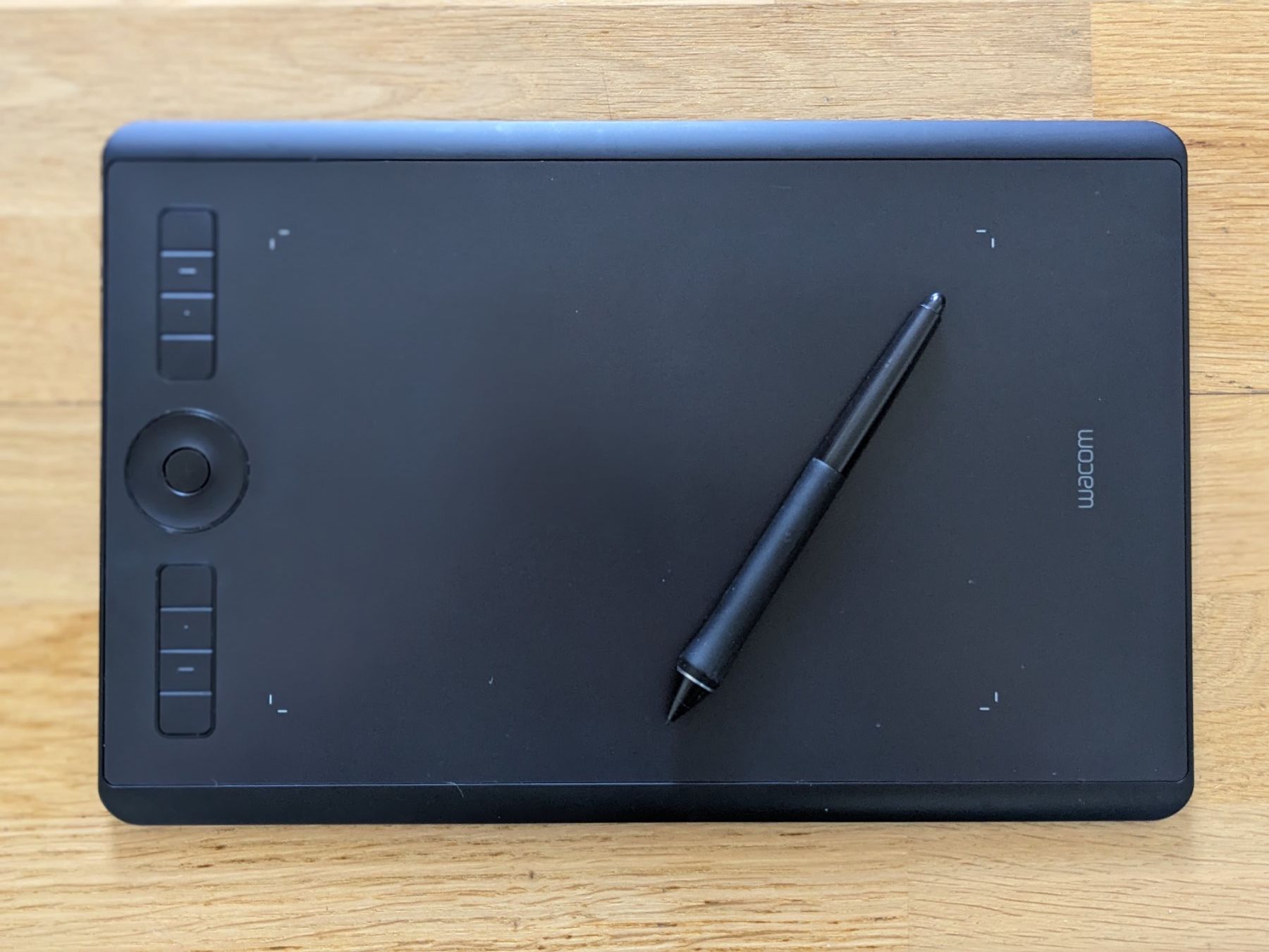 Wacom Tablet PC: Wacom Intuos Pro M Grafiktablett – Usato da Zürich venduto da mis_dg88