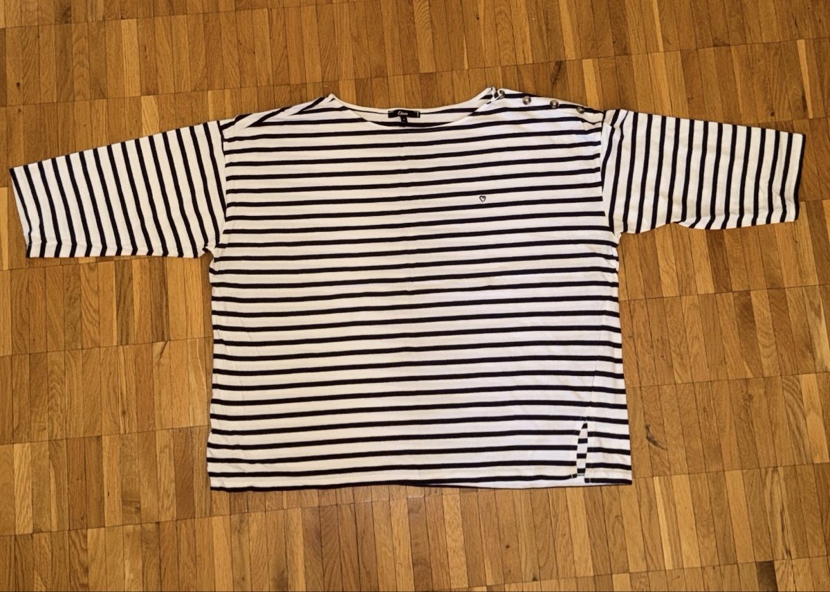 Etam Tops: BLACK AND WHITE STRIPED T-SHIRT – D'occasion à Puplinge par yav_9r9f