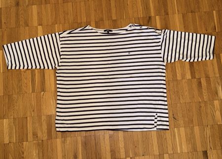 BLACK AND WHITE STRIPED T-SHIRT