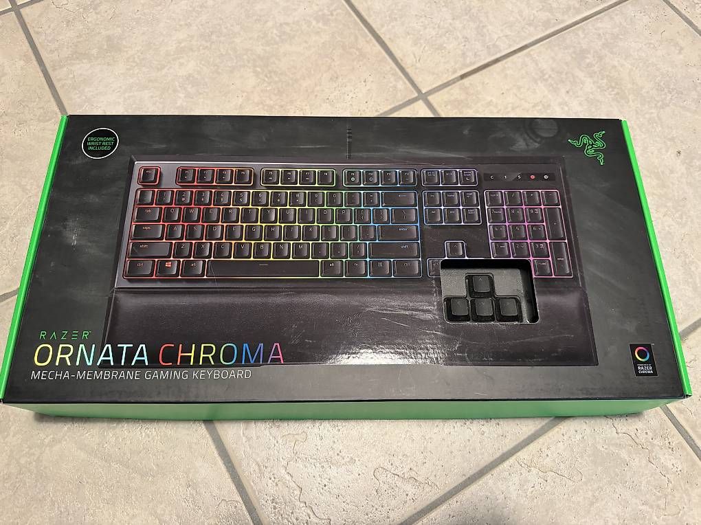 Razer Tastiere: Razer Ornata Chroma CH Layout wenig gebraucht – Usato da Adliswil venduto da KB43VER
