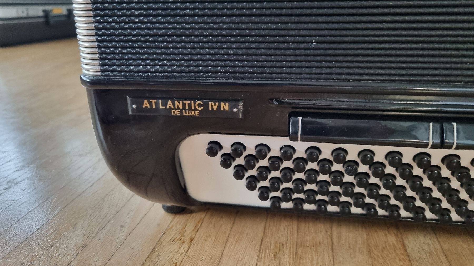 Hohner Musikinstrumente: Handharmonika Hohner – Gebraucht aus Uster von Moriginal 2
