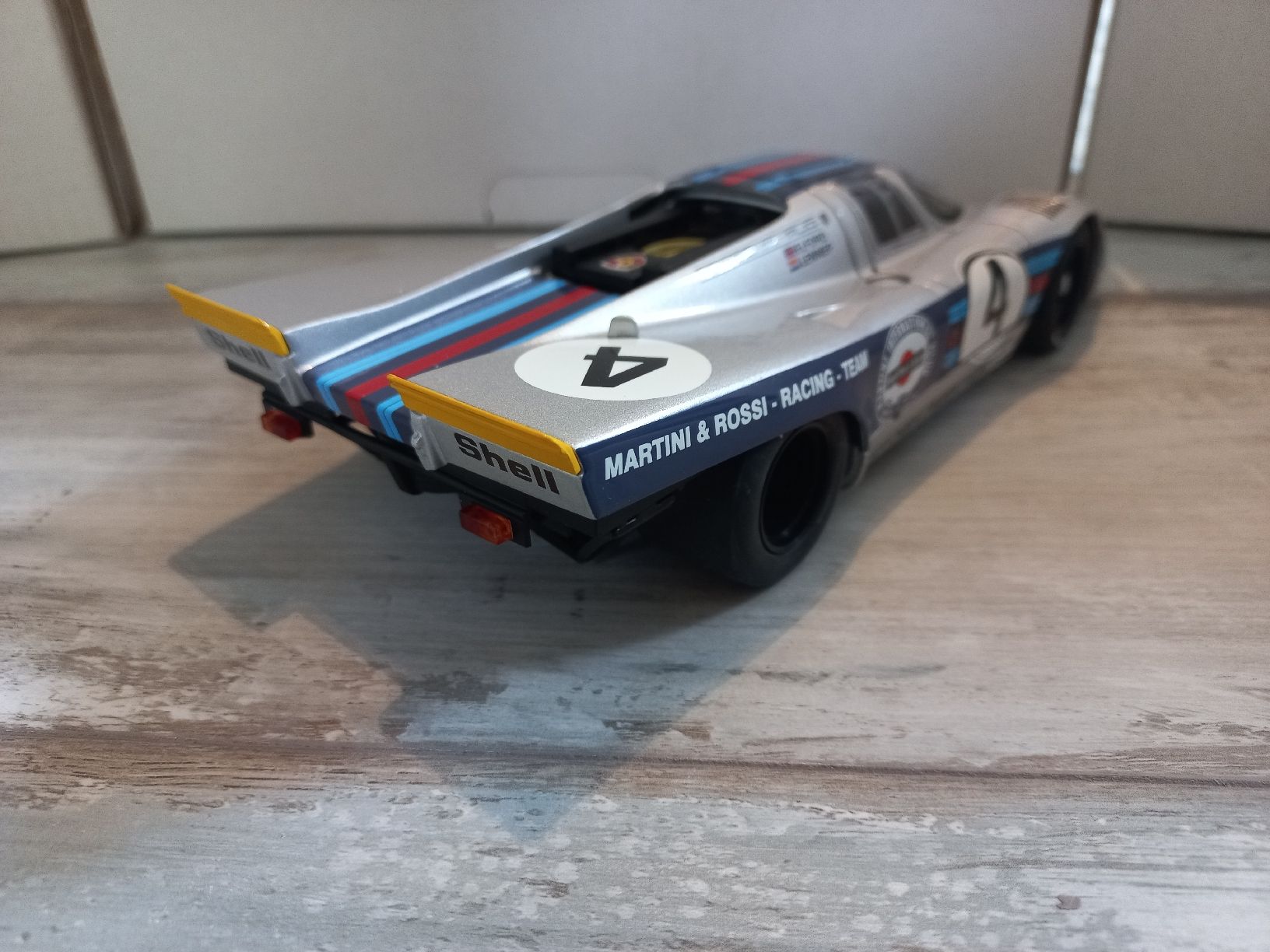 Autoart Modellautos: Porsche 917K 1/18 Autoart – Gebraucht aus Attalens von remy_s00 4