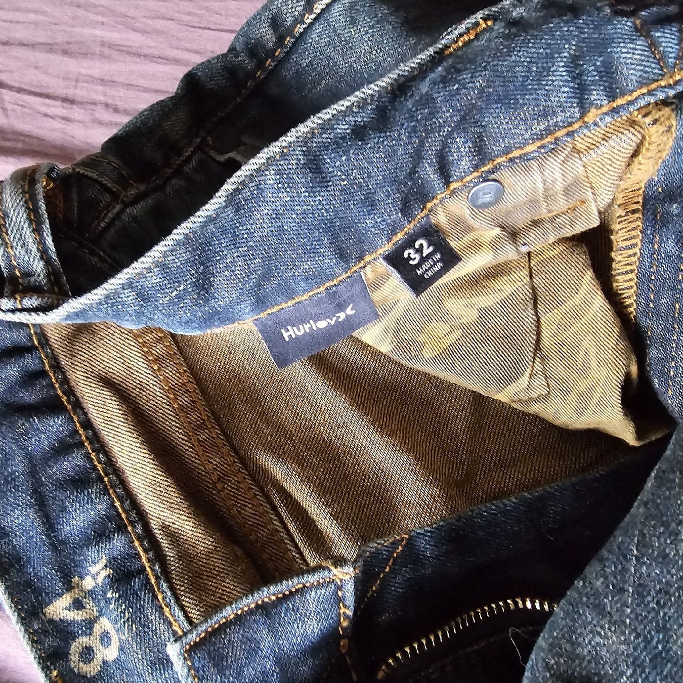 Jeans: Hurley Jeans – Nuovo (secondo la descrizione) da Rüti ZH venduto da crambambeli 2