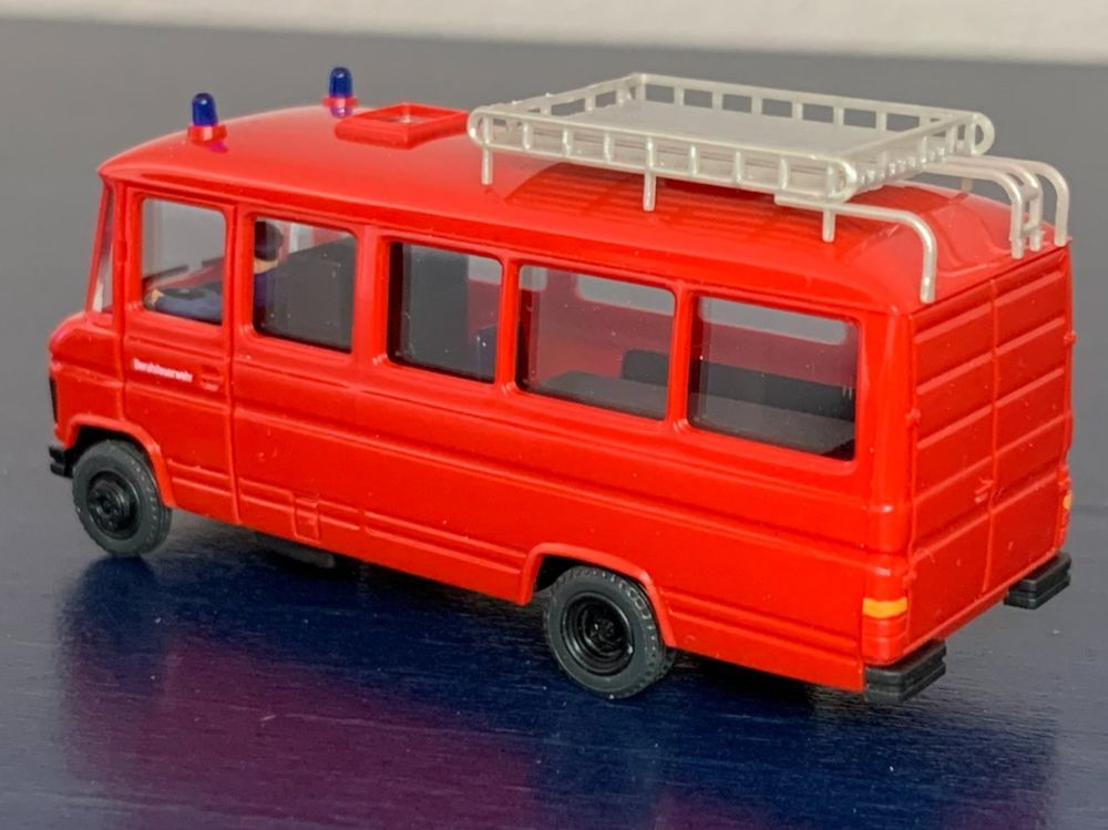 Preiser 37020 Polizei Gruppenkraftwagen Grukw MB L 508 D Fertigmodell