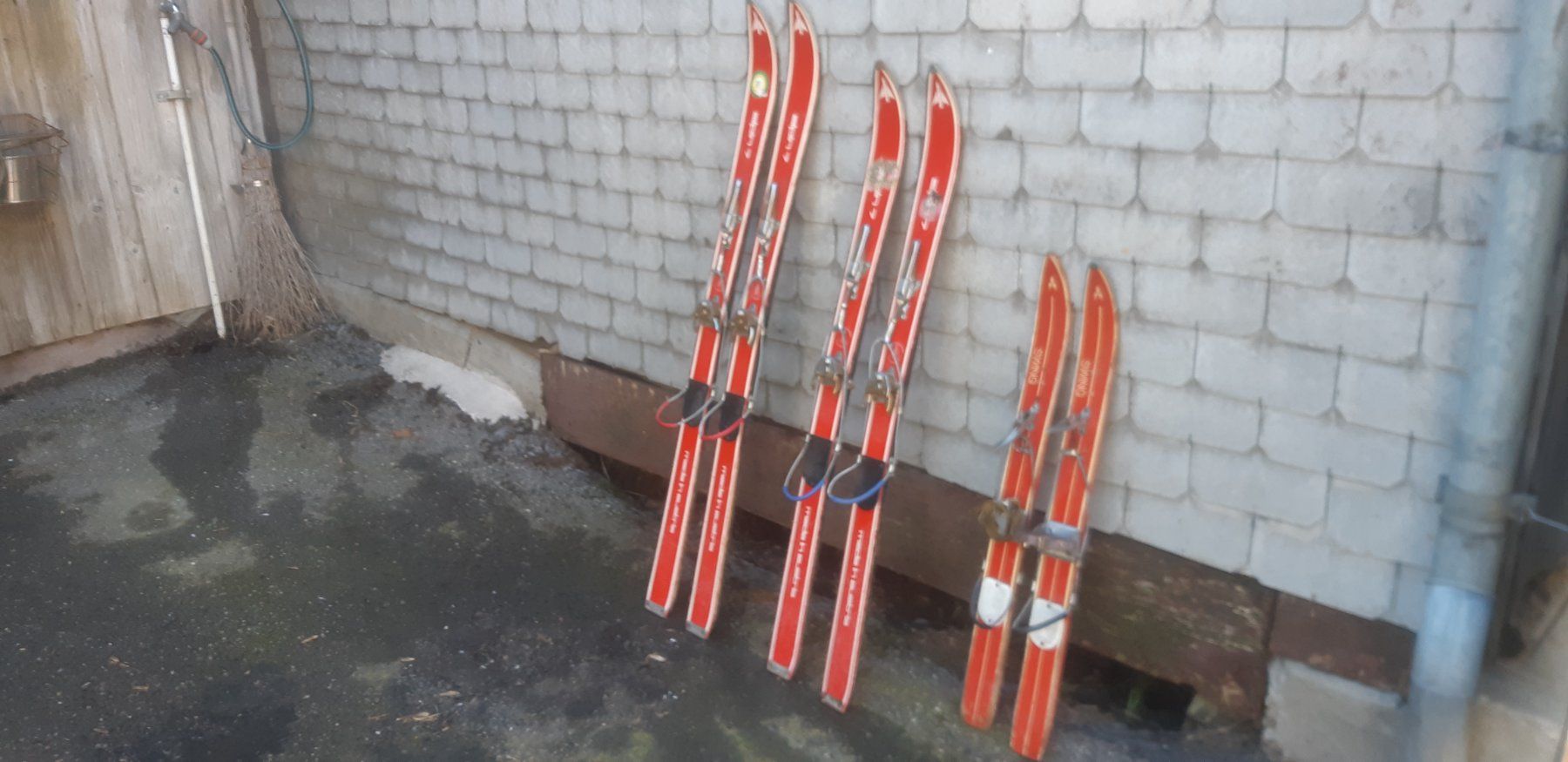 Sci: 3 Paar alte Ski - Kinderski – Usato da Wolfhalden venduto da Quiria68 1