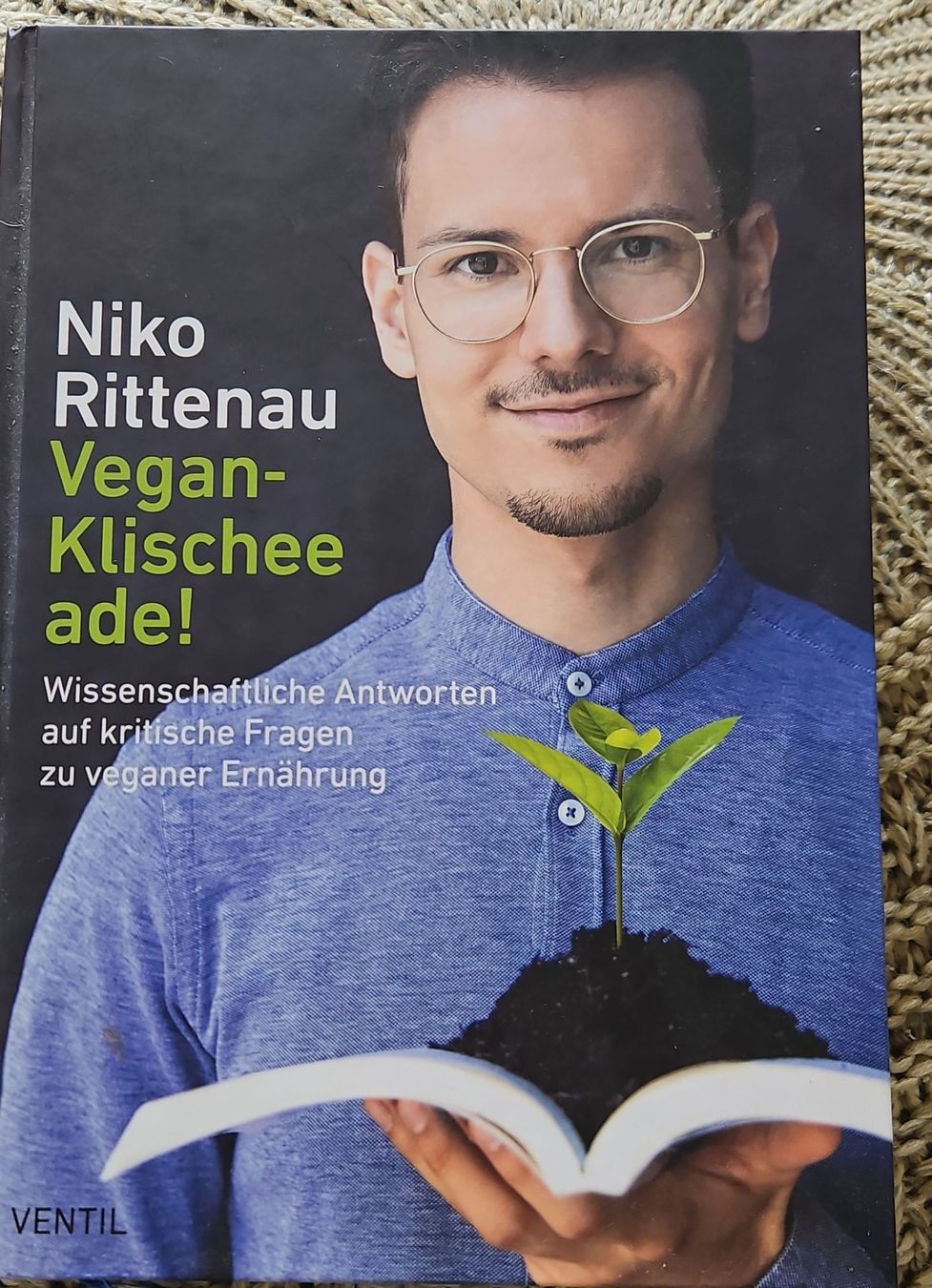 Libri: Vegan-Klischee Ade! Niko Rittenau – Usato da St.Gallen venduto da sar_yhw5