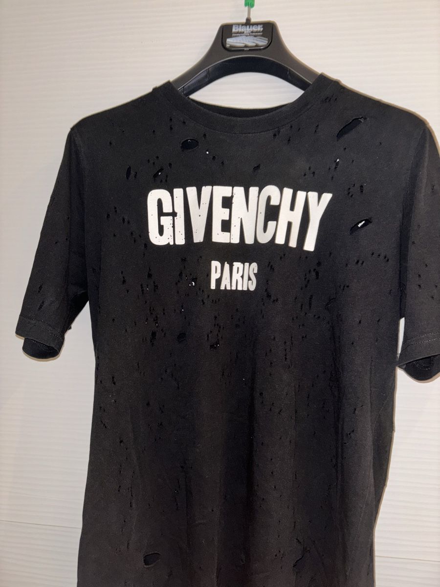Givenchy T-shirt: Givenchy T-Shirt Grösse M – Usato da Untersiggenthal venduto da capodanilo6