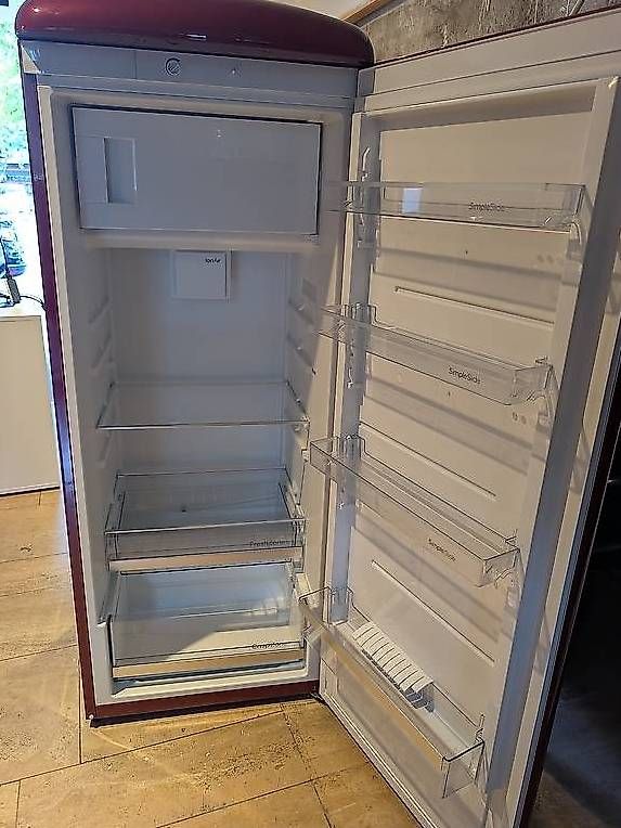 Sibir Frigoriferi: Sibir Kühlschrank Rot – Usato da Zürich venduto da White_Marti 1
