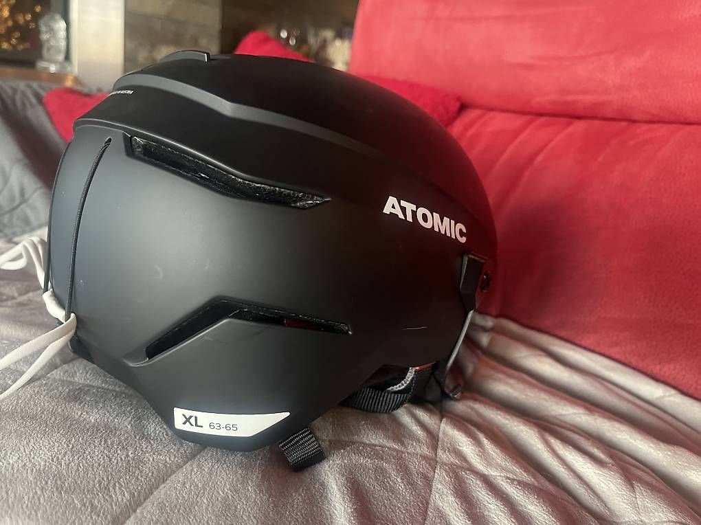 Atomic Caschi: Casco sci unisex Atomic – Usato da Davesco-Soragno venduto da lud_d9wn