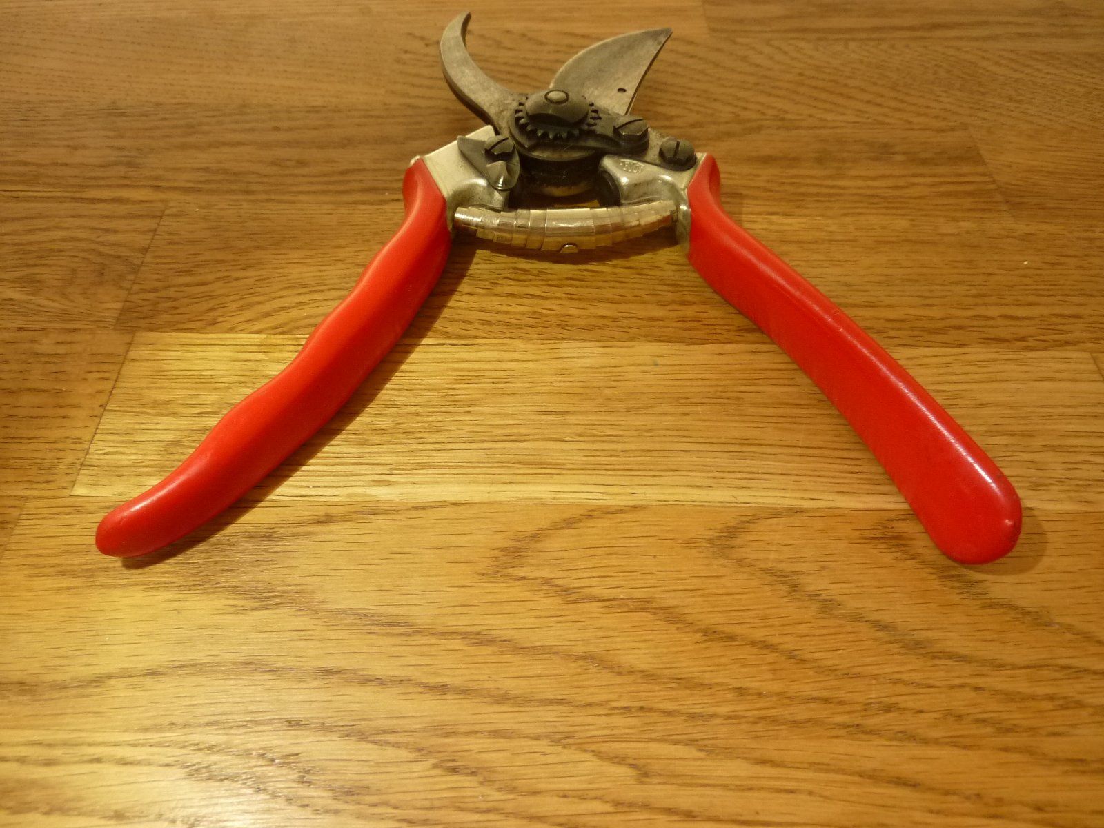 Felco Tutti gli attrezzi: Original Gartenschere Felco 11 Swiss Made – Usato da Hochfelden venduto da swissice 4
