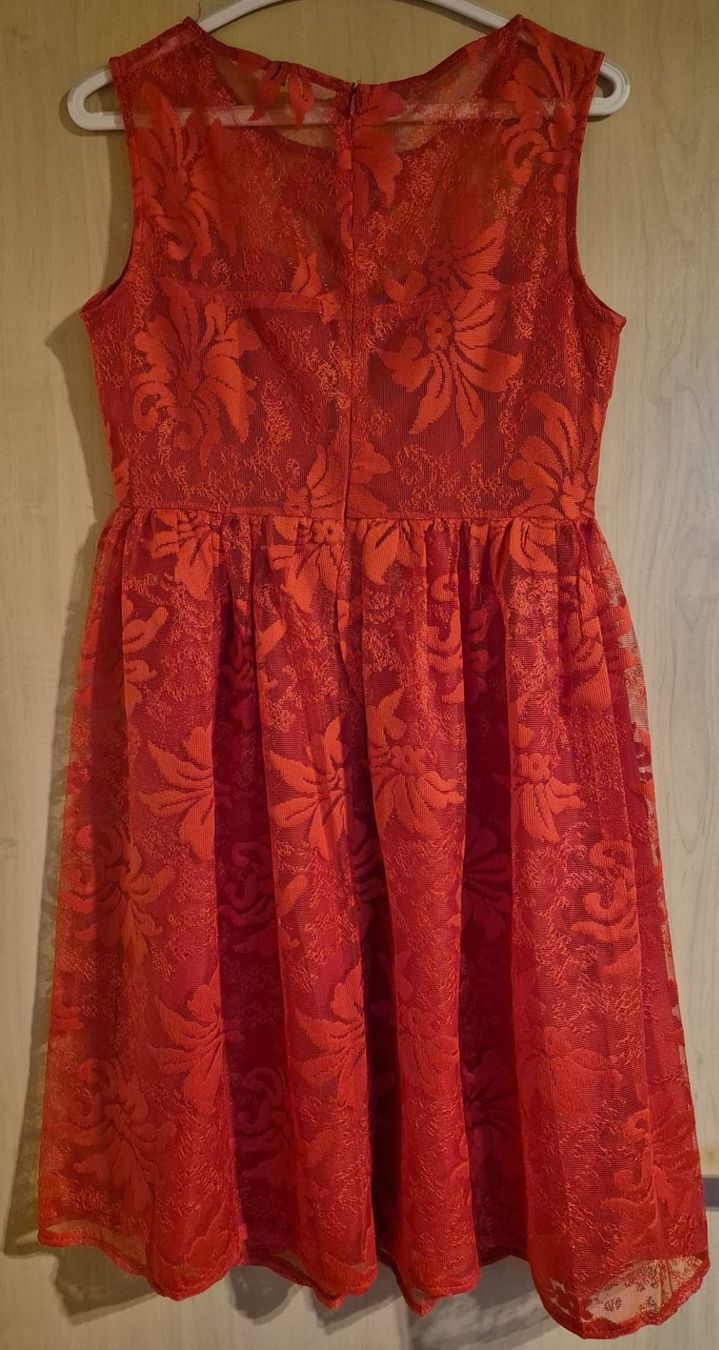 Vestiti: Rotes Kleid mit Blumenspitze – Nuovo (secondo la descrizione) da Schwanden i. E. venduto da romikh 1